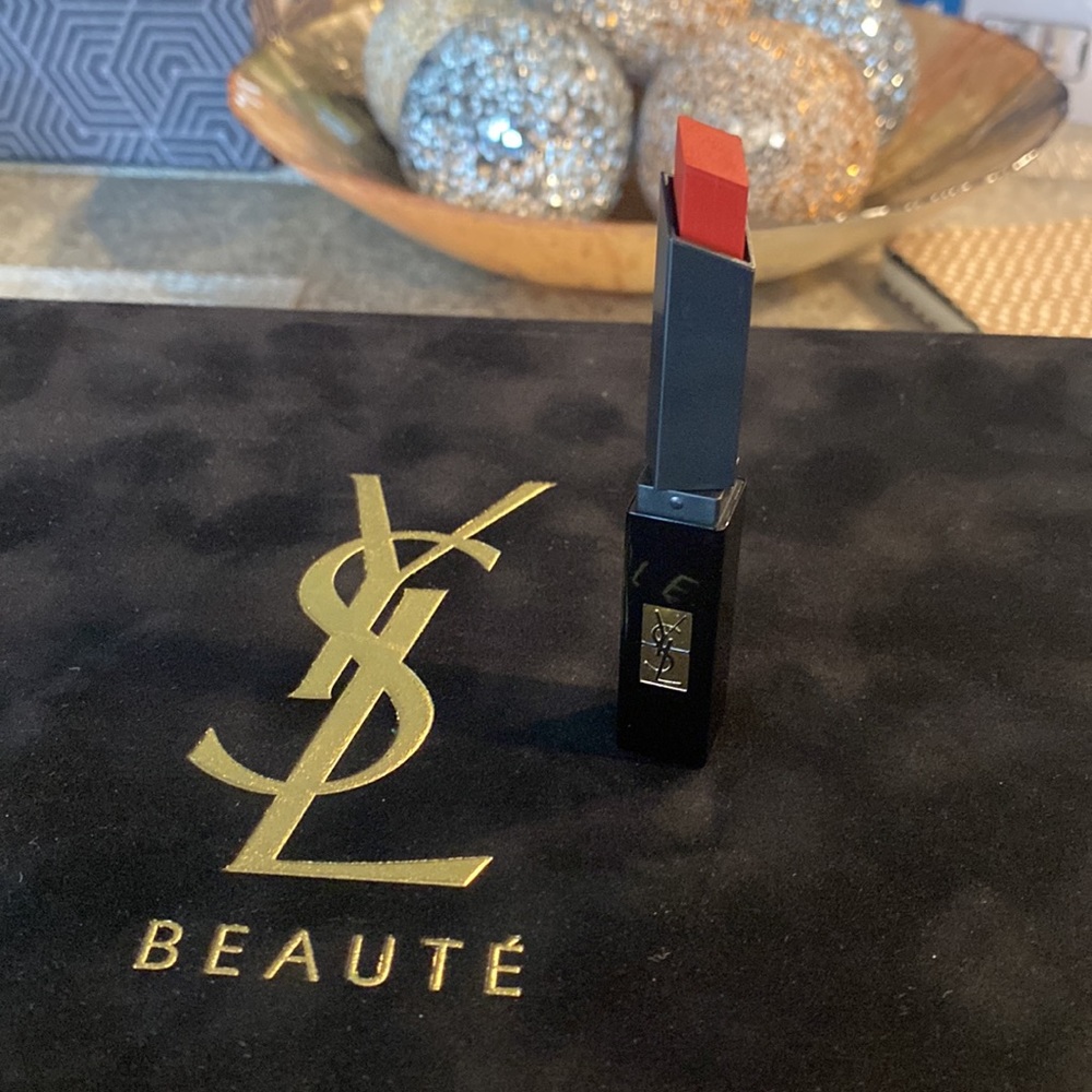 YSL—THE SLIM VELVET RADICAL MATTE LIPSTICK #305 Orange Surge